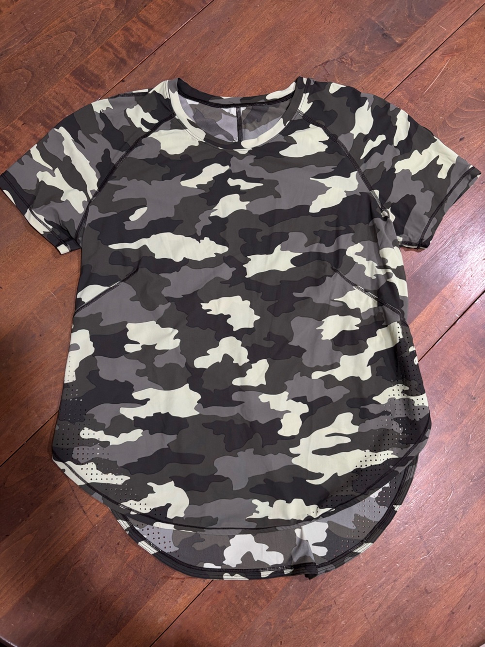 Lululemon Women's UVP Run Short Sleeve Heritage 365 Camo Crispin Green Multi (6)
